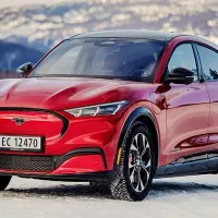 Tesla-ն լիցքավորման կայաններ կապահովի Ford մեքենաների համար
