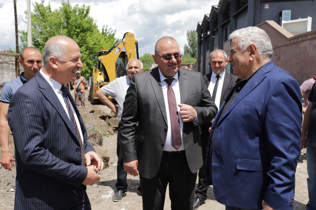 Մեկնարկել են «Շիրակ» մարզադաշտի արևմտյան հատվածի ճանապարհի հիմնանորոգման աշխատանքները