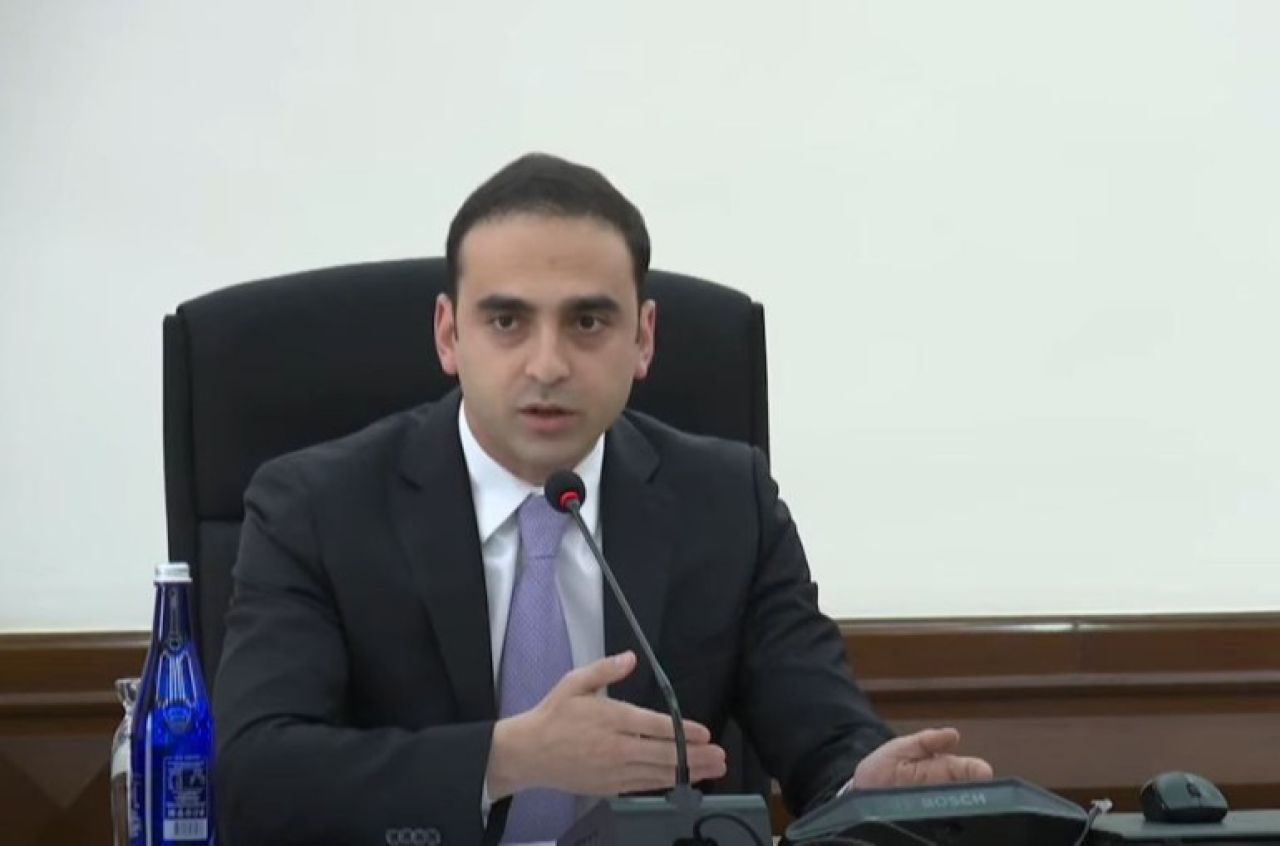 Երկու բարակ լենտ է թքած-կպցրած, այս շաբաթ քանդման թույլտվություն չտաք․ Տիգրան Ավինյանը հանձարարական տվեց