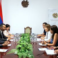 Սյունիքի մարզպետ Ռոբերտ Ղուկասյանը հյուրընկալել է ՄԱԿ-ի զարգացման ծրագրի մշտական ներկայացուցիչ Նաթիա Նացվլիշվիլիին