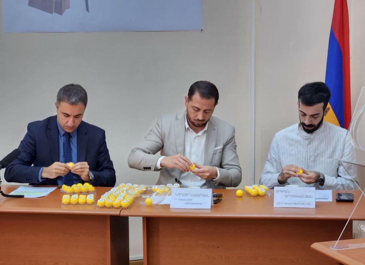 Քաղաքաշինության կոմիտեում կայացել է պետական ծրագրի շրջանակում բնակարանների վիճակահանությունը