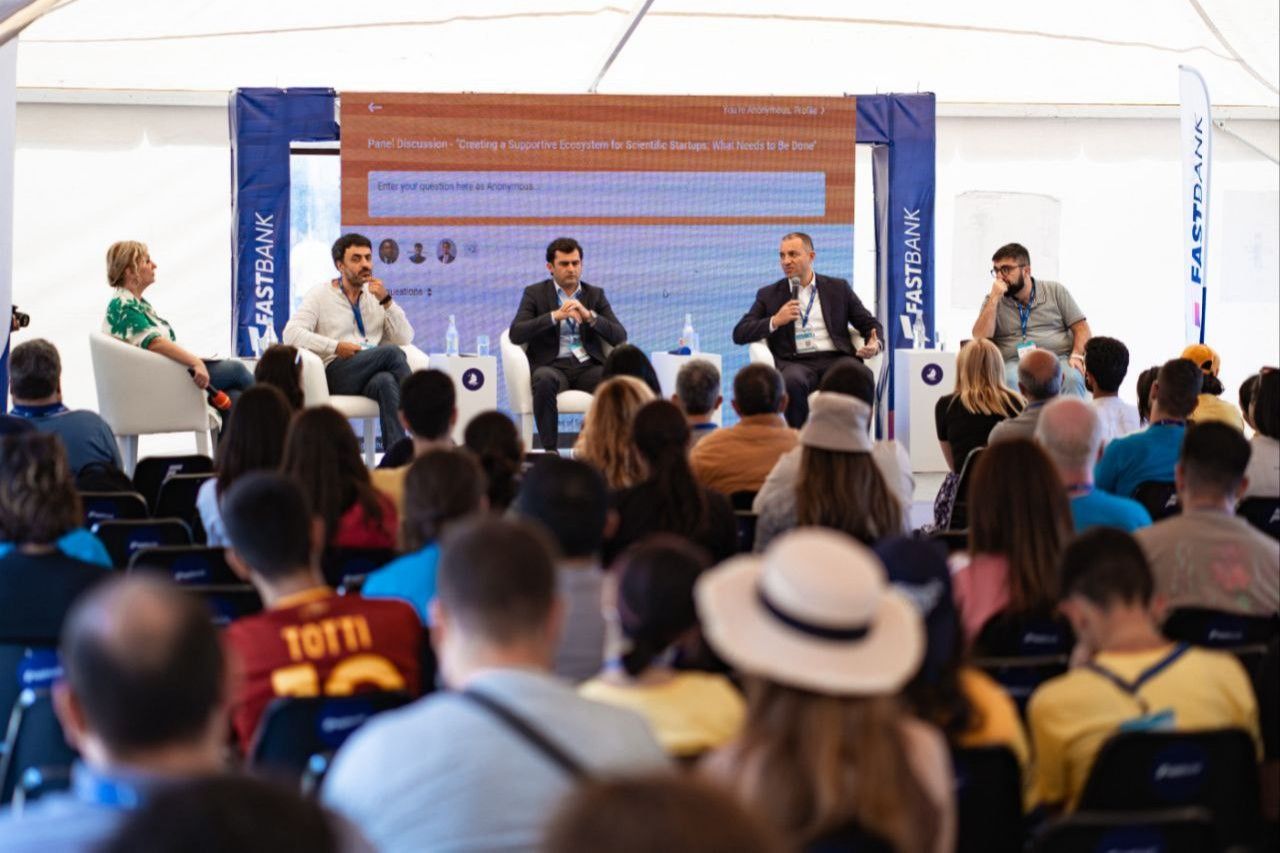 Վահան Քերոբյանը 𝐒𝐞𝐯𝐚𝐧 𝐒𝐭𝐚𝐫𝐭𝐮𝐩 𝐒𝐮𝐦𝐦𝐢𝐭-ի շրջանակներում մասնակցել է գիտությանը և գիտելիքահեն ստարտափներին նվիրված պանելային քննարկմանը