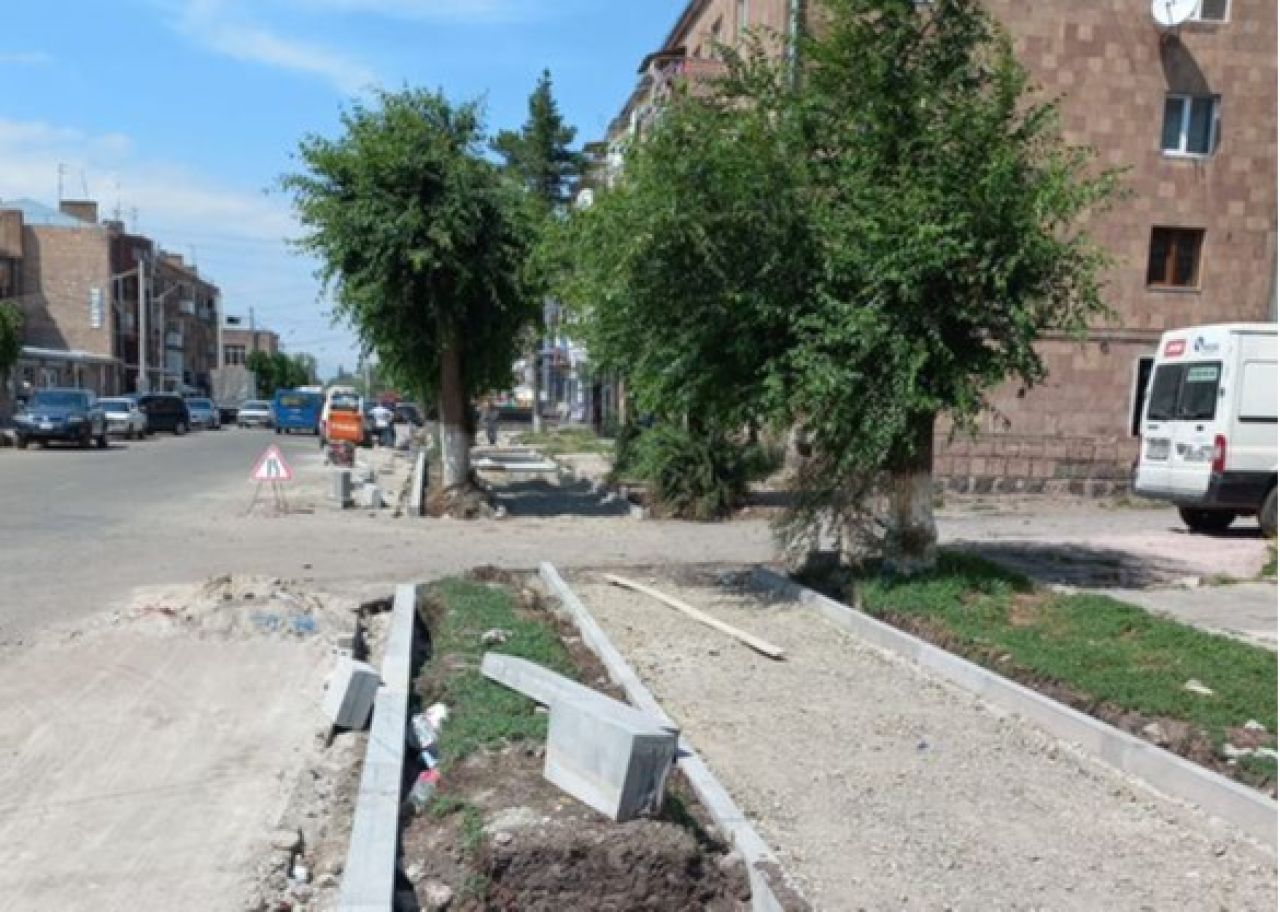 Արթիկ համայնքի ղեկավարն այցելել է Արթիկ քաղաքի Անկախության և Գարեգին Նժդեհ փողոցներ