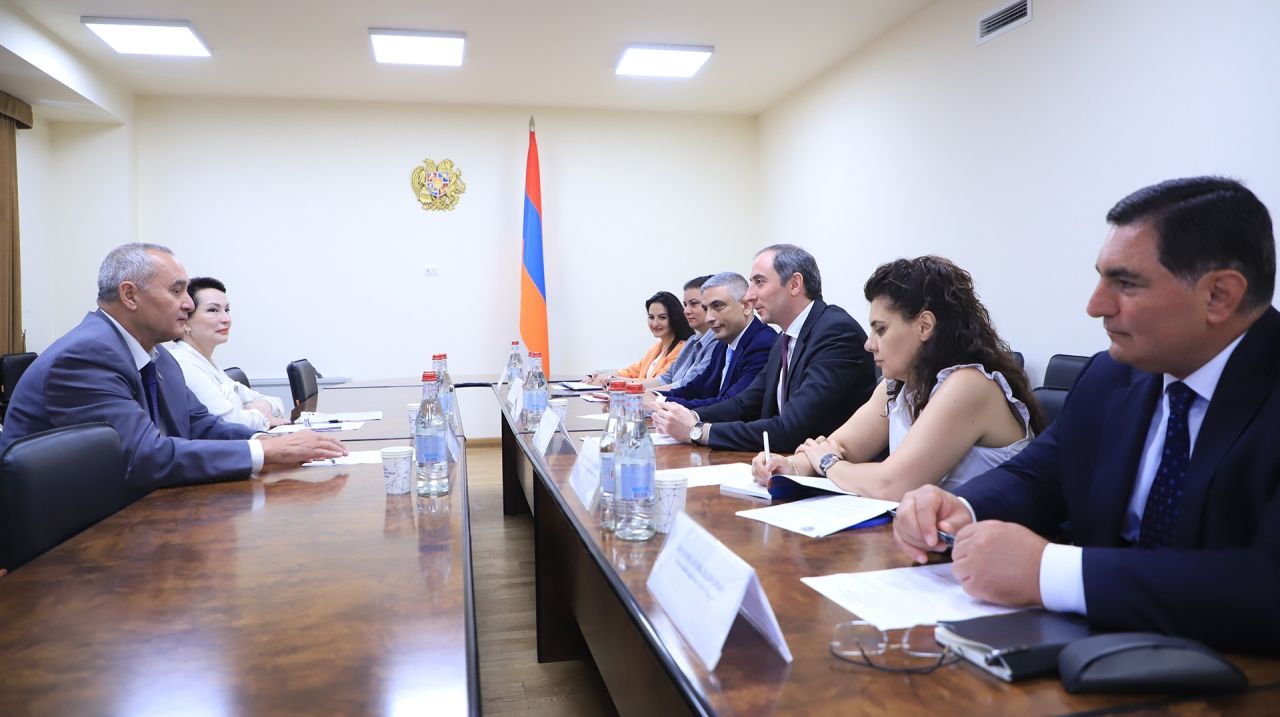 Նախարար Ռոբերտ Խաչատրյանն ընդունել է ԿՏՀ ղեկավար կազմին