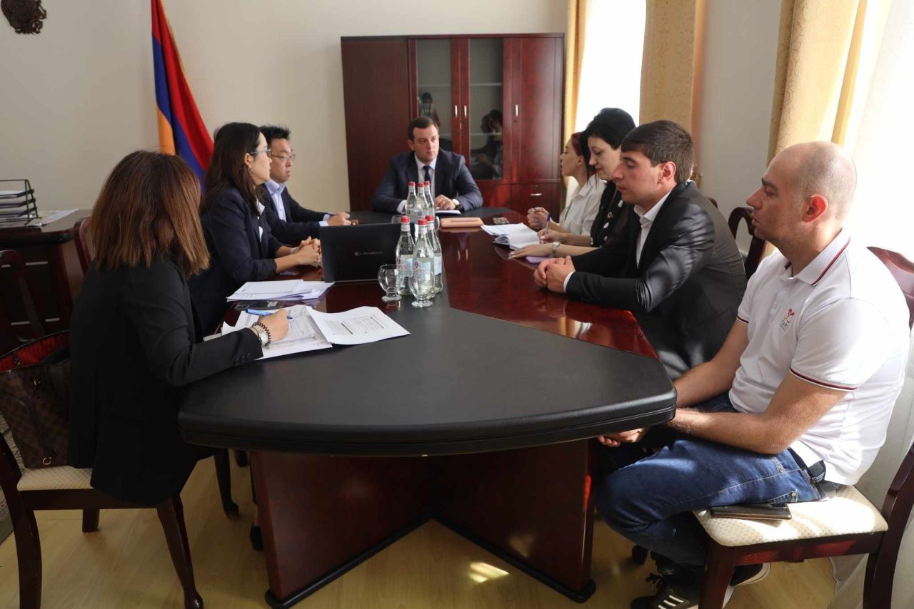 Գյումրի համայնքի ղեկավարի տեղակալ Վահագն Մկրտչյանը հյուրընկալել է Ասիական զարգացման բանկի ներկայացուցիչներին