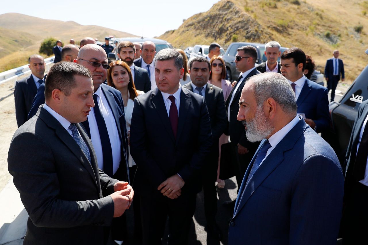 Վարչապետը Շիրակի մարզում ծանոթացել է տարբեր համայնքներում իրականացվող ծրագրերի ընթացքին