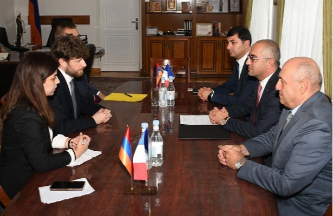 Մարզպետ Էդվարդ Հովհաննիսյանը ընդունել է ՀՀ-ում Ֆրանսիայի նորանշանակ դեսպան Օլիվիե Դըկոտինյիին