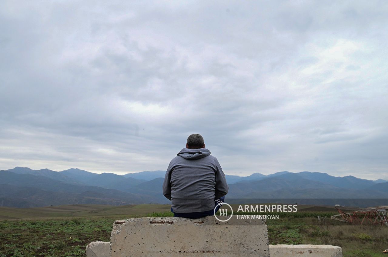 Չենք կարող ապրել ադրբեջանական իշխանության ներքո․ ԼՂ-ից բռնի տեղահանվածները պատմում են ապրած սարսափների մասին