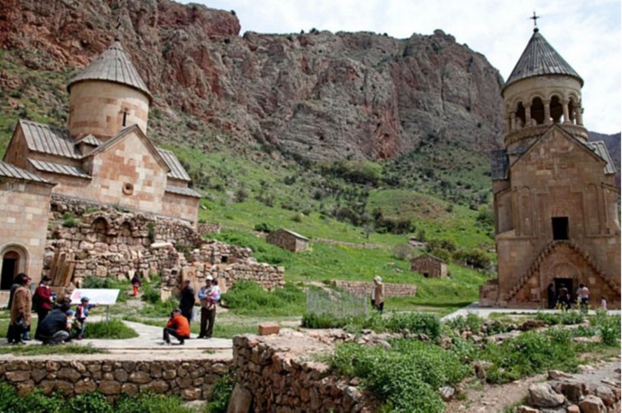 Քերոբյանն ԱԺ տնտեսական հարցերի մշտական հանձնաժողովի նիստում ներկայացրել է «Զբոսաշրջության մասին» օրենքի փոփոխությունների նախագիծը