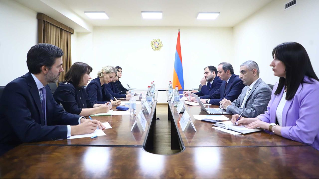 Նախարար Ռոբերտ Խաչատրյանն ընդունել է Համաշխարհային բանկի ներկայացուցիչներին
