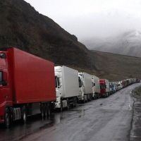 Խաչի լեռնանցքը և Լարսի անցակետը փակ են բեռնատարների համար՝ ձյան տեղումների պատճառով. քանի մեքենա է դուրս եկել ՀՀ-ից