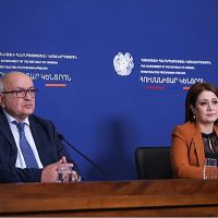 Վաչե Տերտերյանը և  Նազելի Բաղդասարյանը ներկայացրել են ԼՂ-ից բռնի տեղահանված անձանց հումանիտար խնդիրների լուծմանն ուղղված Կառավարության ծրագրերը