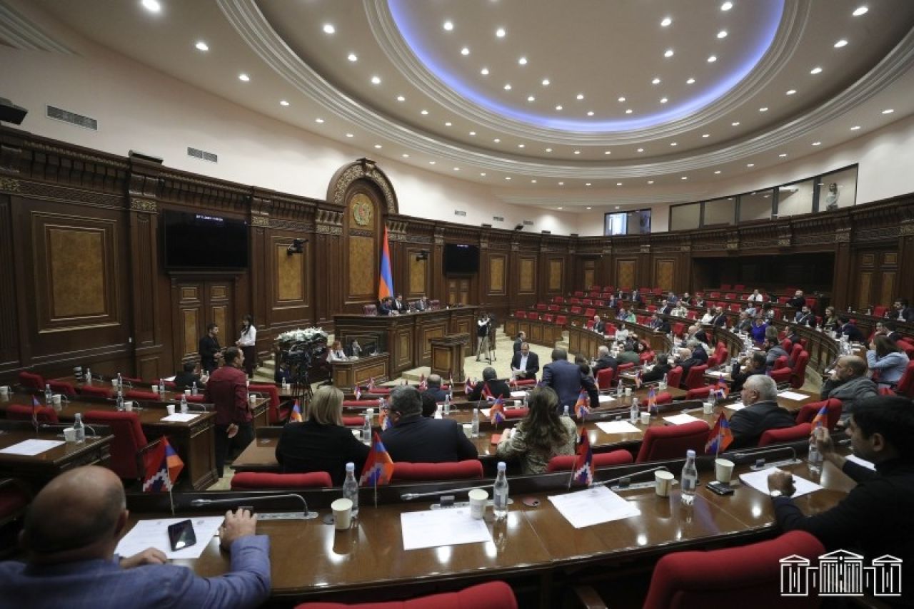 ՀՀ էկոնոմիկայի նախարարի տեղակալ Նարեկ Տերյանը խորհրդարանի քննարկմանն է ներկայացրել է «ՀՀ հարկային օրենսգրքում լրացում կատարելու մասին» օրենքի նախագիծը