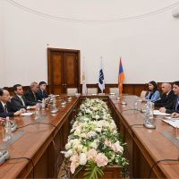 Վահե Հովհաննիսյանն ԱԶԲ նախագահի հետ քննարկել է համագործակցության հարցերի լայն շրջանակ