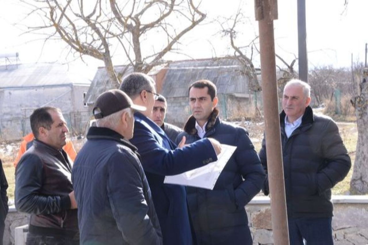 Կարեն Սարգսյանն այցելեց Արցախյան 44-օրյա պատերազմում զոհված ճամբարակցիներին նվիրած հուշահամալիրի եւ թիվ 1 հիմնական դպրոցի նորոկառույց շենքի շինհրապարակներ