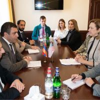 Լոռու մարզպետ Արամ Խաչատրյանն ընդունել է  աշխատանքային այցով Լոռու մարզ ժամանած ՀՀ-ում ԱՄՆ դեսպան Քրիստինա Քվինին