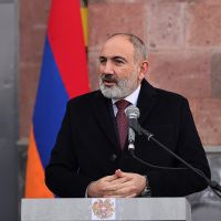 Վարչապետը ներկա է գտնվել Ապարանում կառուցված բազմաբնակարան շենքի բնակարանամուտի արարողությանը