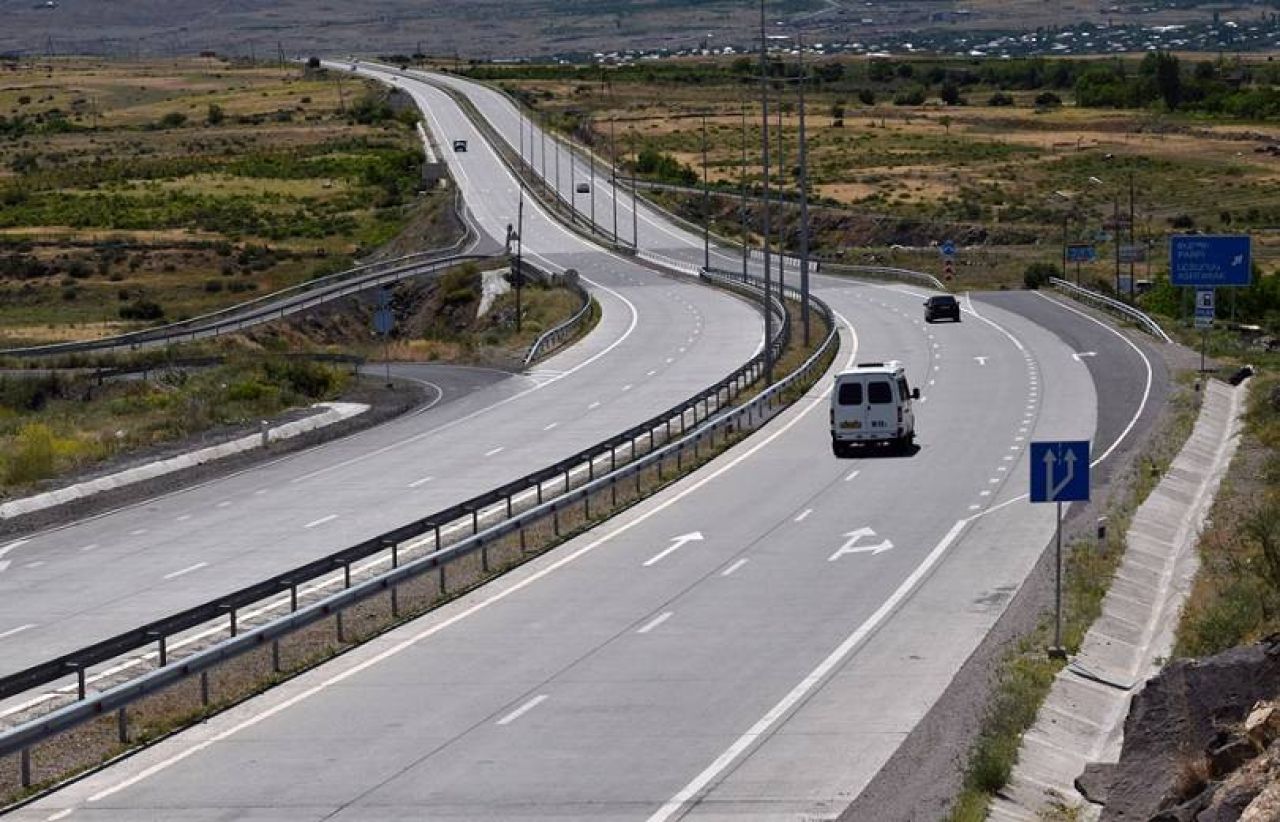 ՏԿԵ նախարարը մանրամասներ է ներկայացրել «Հյուսիս-hարավ» ճանապարհի շինարարական աշխատանքների ընթացքից