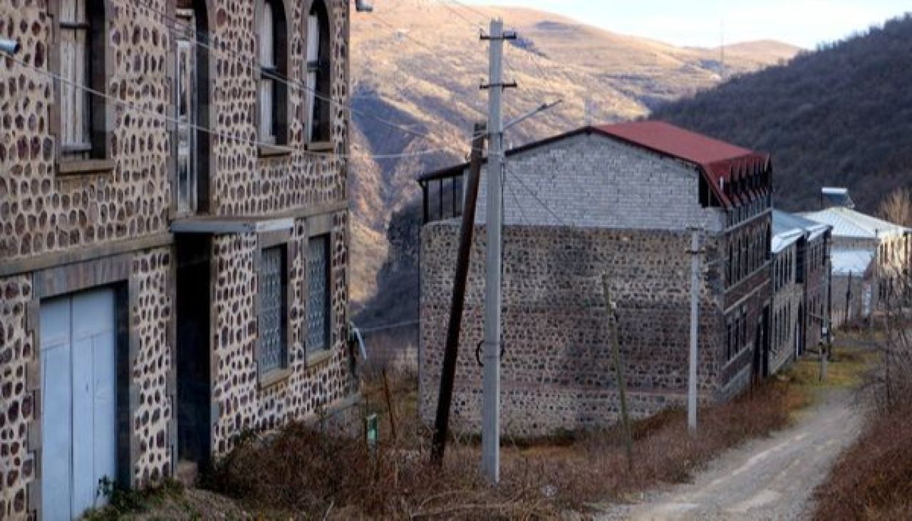 Արեգունի թաղամասում փողոցային լուսավորության նոր ցանց է կառուցվում