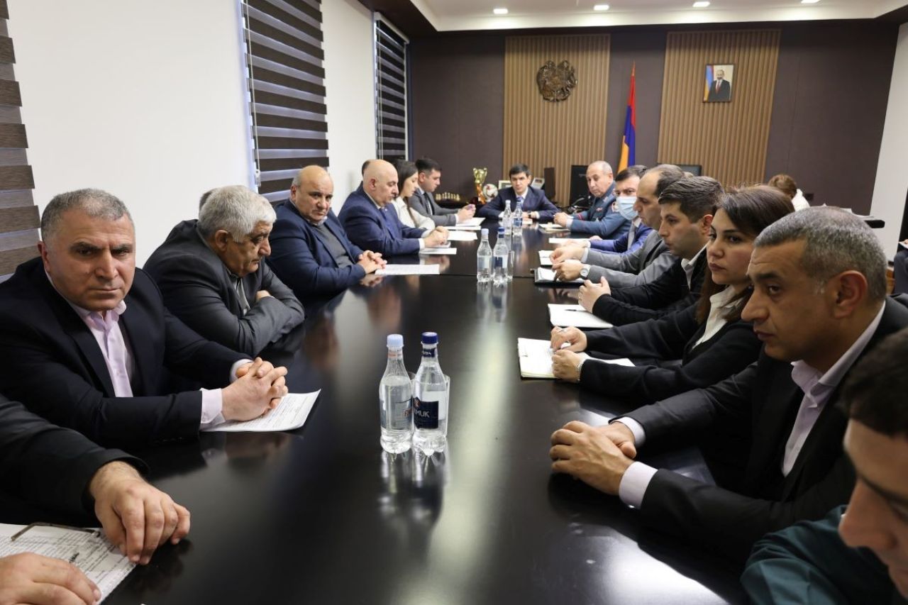 Տեղի ունեցավ Արագածոտնի մարզխորհրդի՝ այս տարվա առաջին նիստը