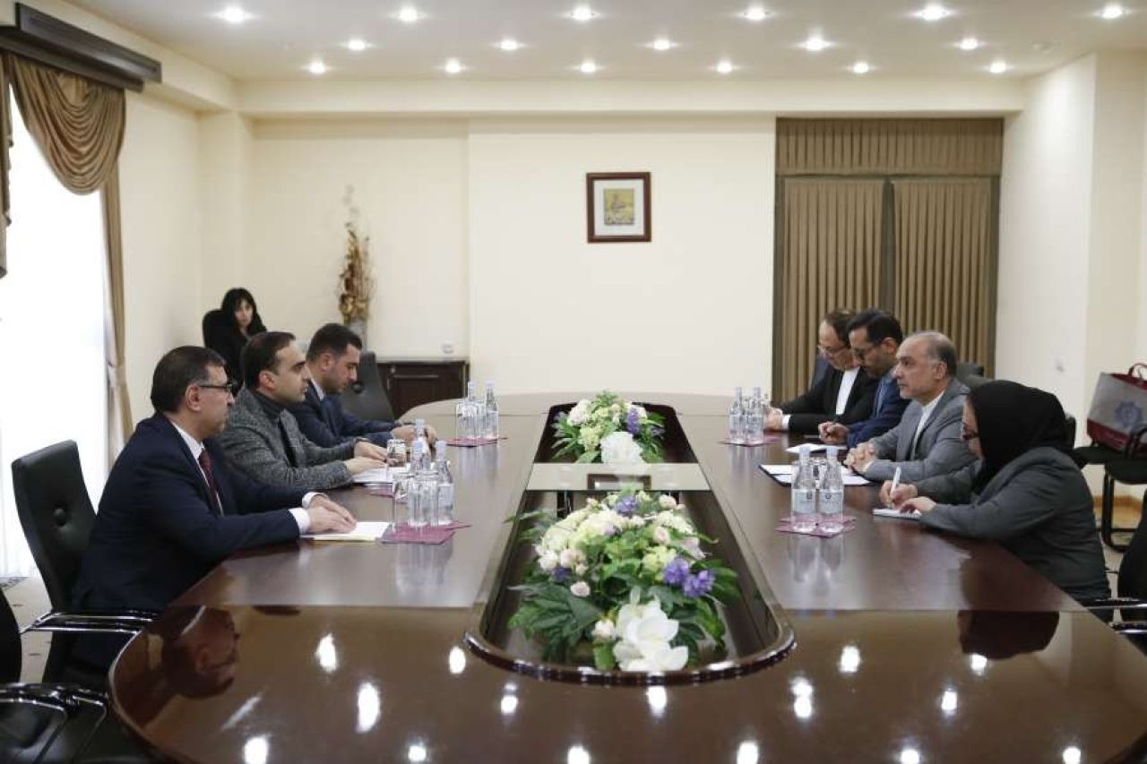 Երևանի քաղաքապետն ընդունել է Իրանի դեսպանին