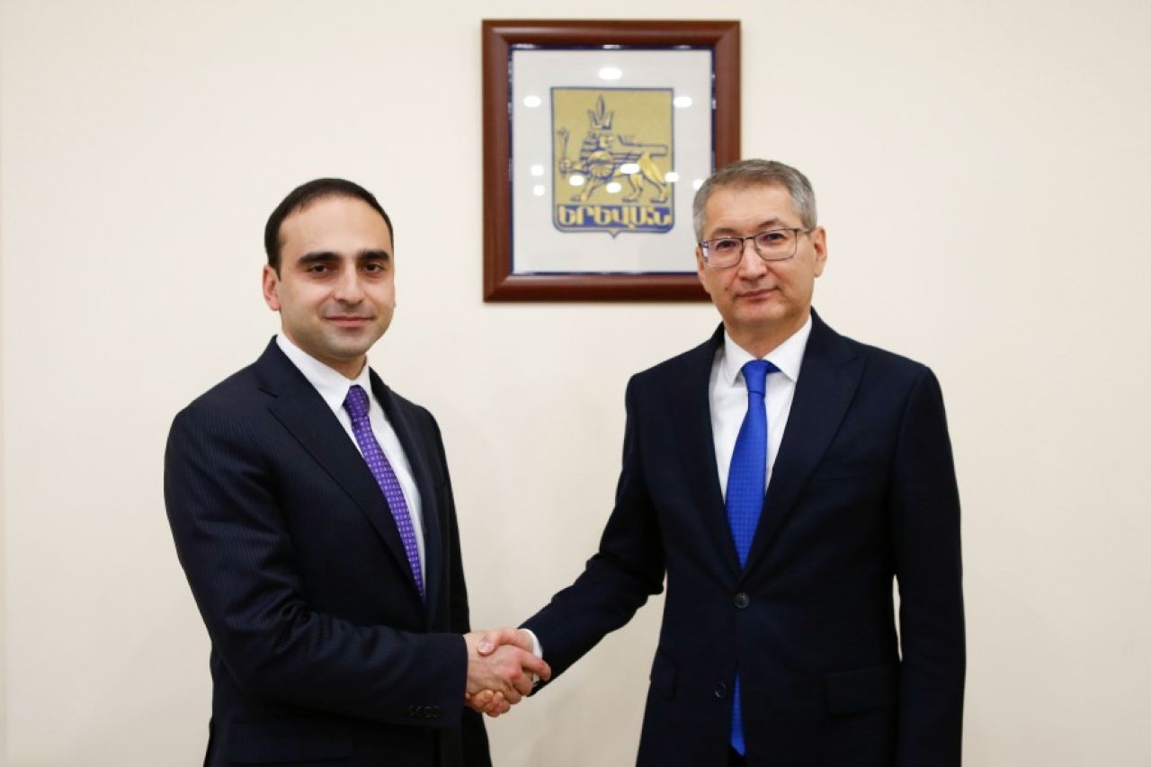 Երևանի քաղաքապետն ընդունել է ՀՀ-ում Ղազախստանի Հանրապետության դեսպանին