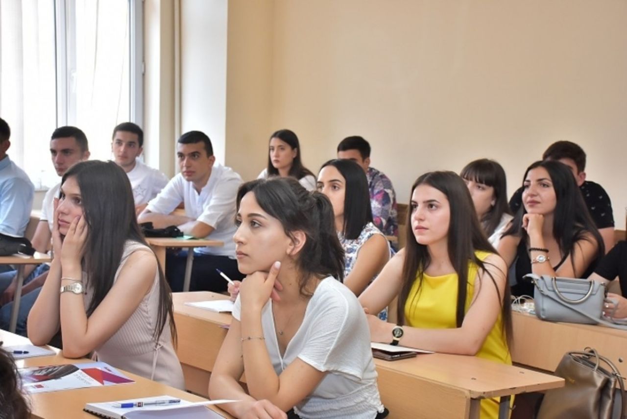 ԼՂ-ից տեղահանված ուսանողների կրթության մեկ տարվա վճարը կկատարի Կառավարությունը. հաջորդ տարվանից հաշվի կառնվի առաջադիմությունը