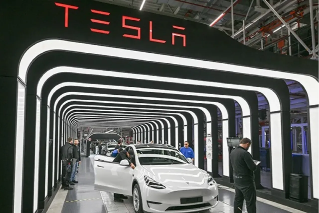 Բեռլինի Tesla-ի գործարանը վերագործարկվել է