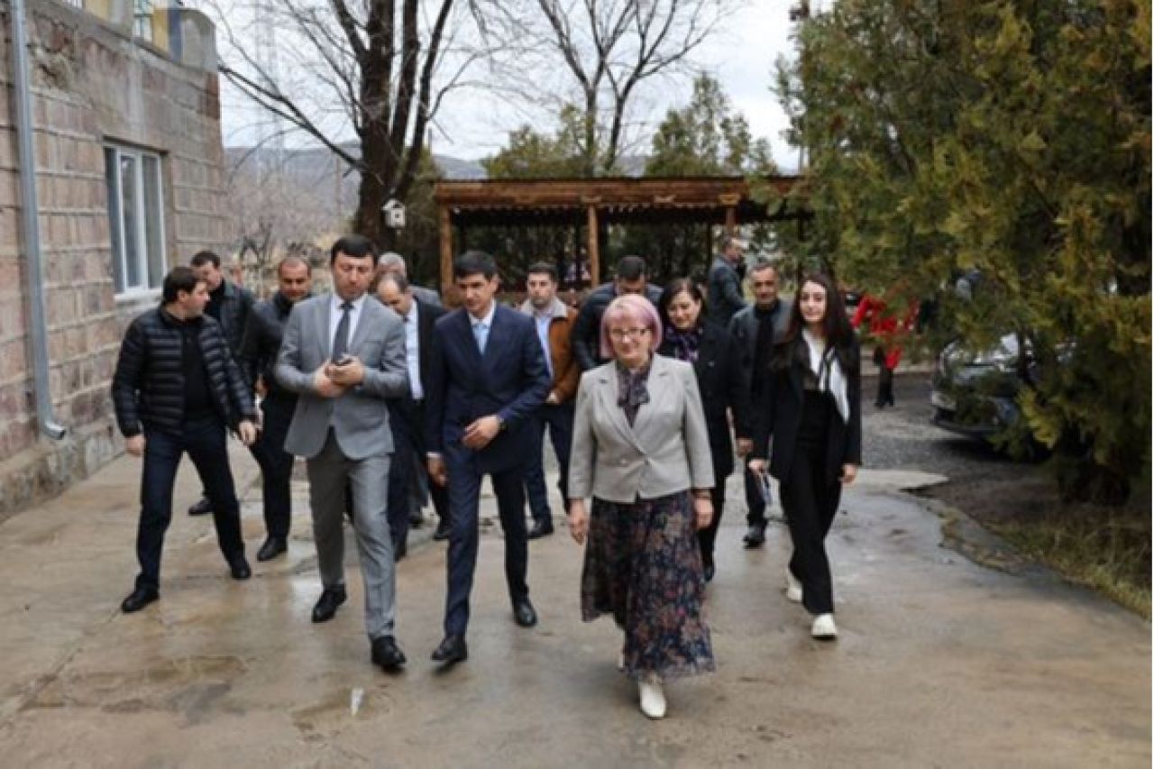 Արագածոտնի մարզպետն այցելեց Արագածավանի մանկապարտեզ, ծանոթացավ նախադպրոցական հաստատության պայմաններին