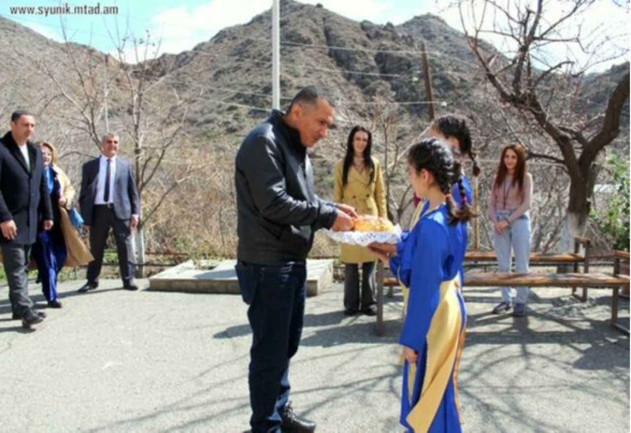 Սյունիքի մարզպետ Ռոբերտ Ղուկասյանը շարունակել է աշխատանքը Մեղրիում