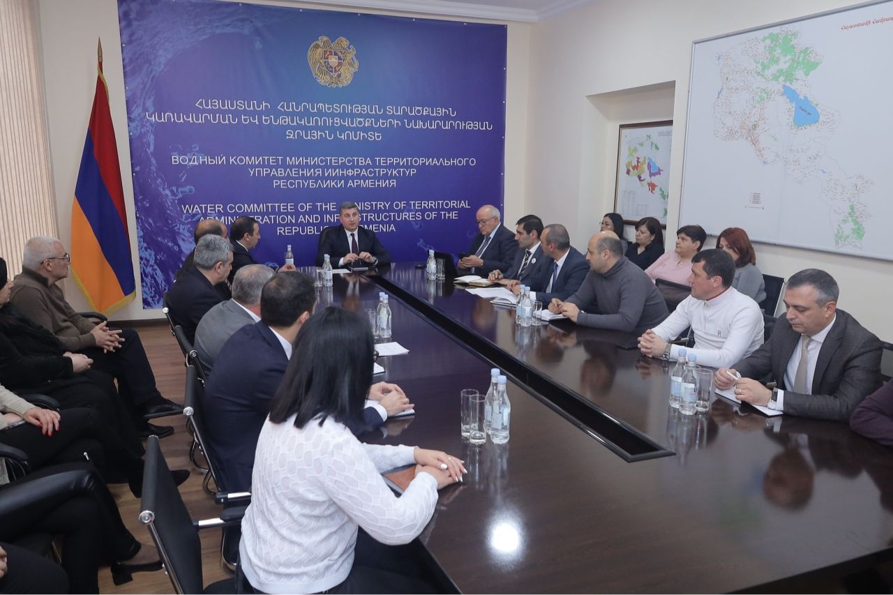 Գնել Սանոսյանն այցելել է Ջրային կոմիտե և շնորհավորել ներկաներին Ջրի համաշխարհային օրվա կապակցությամբ