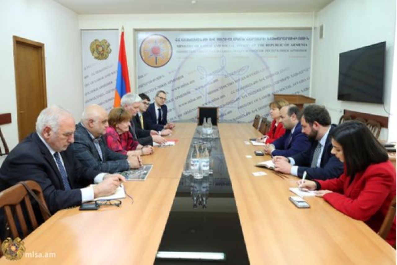 Նարեկ Մկրտչյանն ընդունել է «Humanitarian Aid Relief Trust բարեգործական կազմակերպության պատվավոր նախագահ Քերոլայն Քոքսի գլխավորած պատվիրակությանը