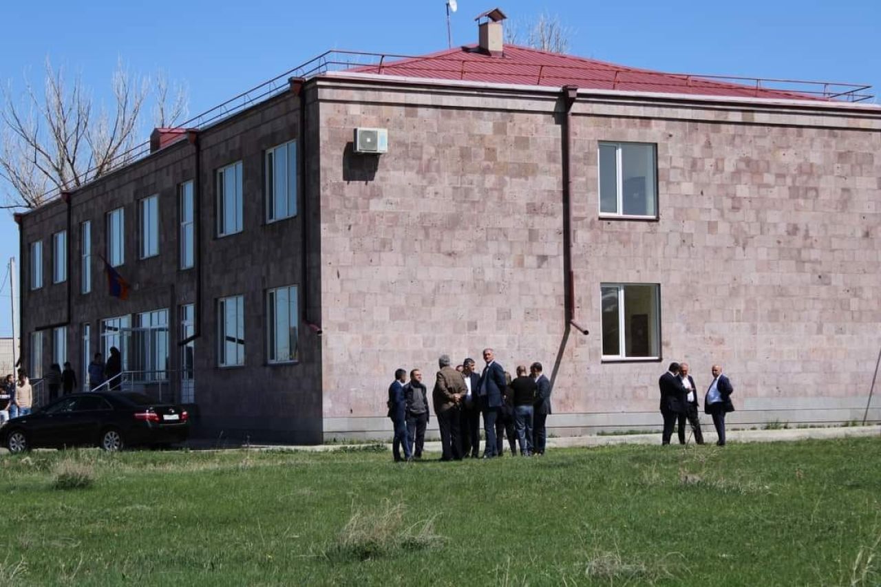 Մուշեղ Մուրադյանը աշխատակազմի պատասխանատուների հետ աշխատանքային այցով Արթիկ համայնքում է եղել