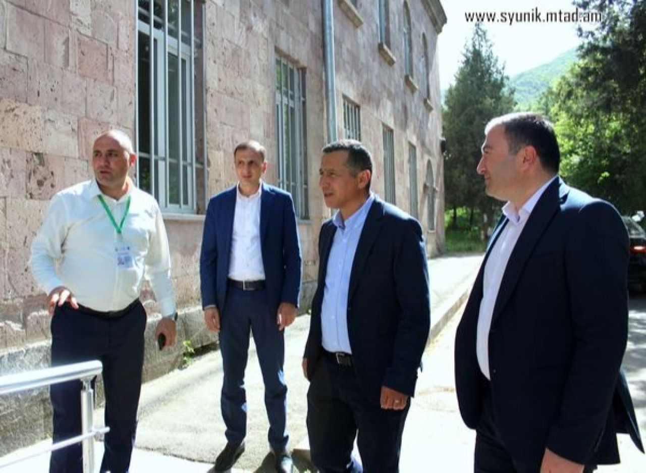 Մարզպետ Ռոբերտ Ղուկասյանը այց է կատարել Միասնական սոցիալական ծառայության Կապանի տարածքային կենտրոն