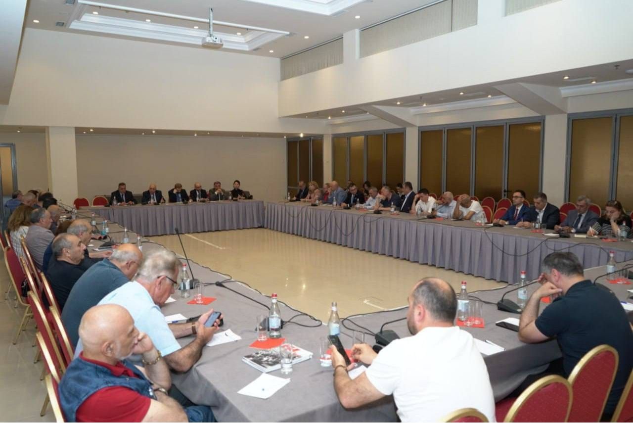 Գևորգ Պապոյանը հանդիպել է Հայաստանի արդյունաբերողների և գործարարների միության խորհրդի անդամների հետ