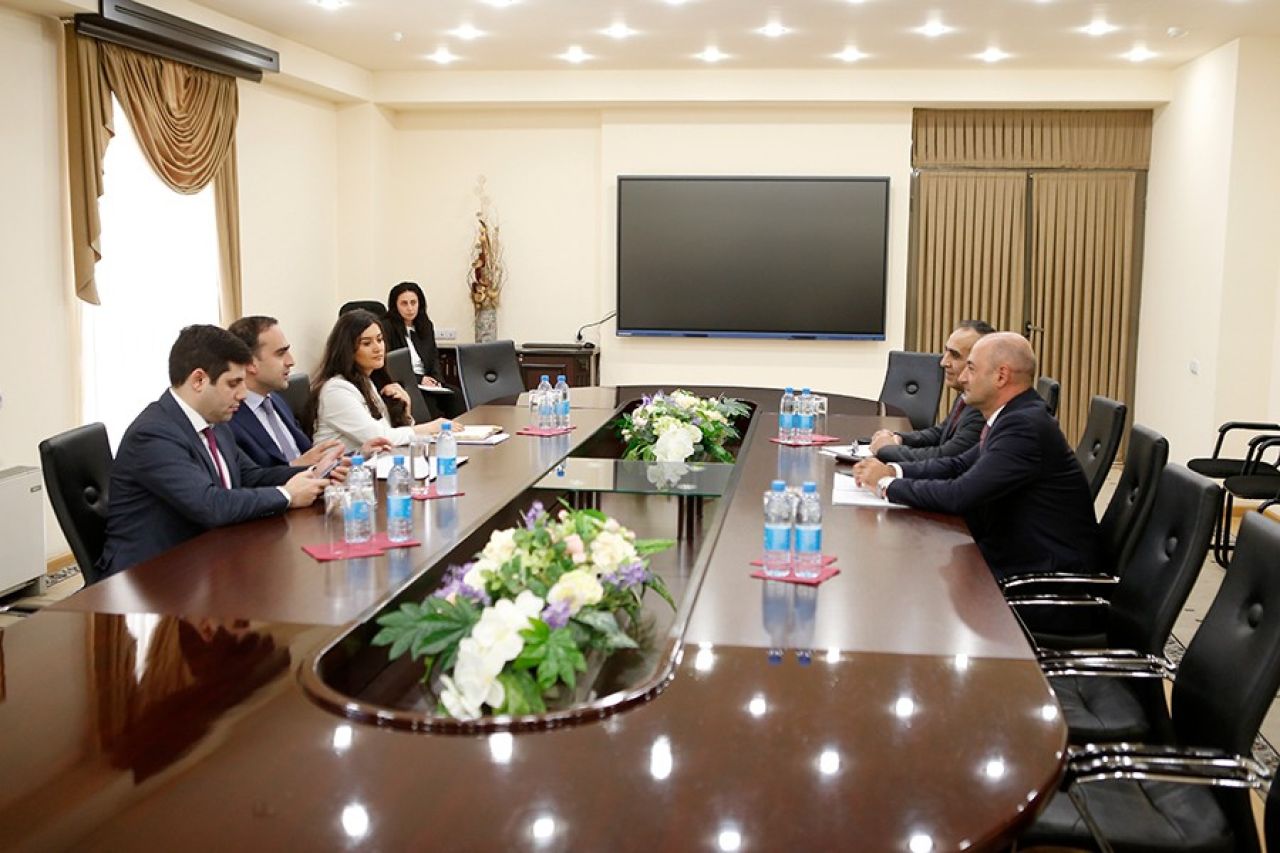 Երևանի քաղաքապետը հանդիպել է Համաշխարհային բանկի ներկայացուցիչների հետ