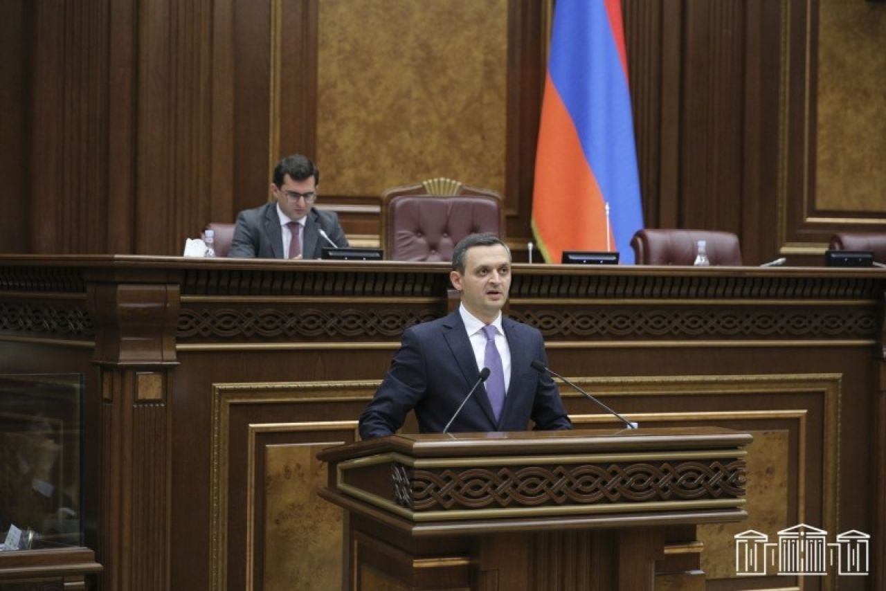 Առաջարկվում է կրճատել հարկման ընդհանուր համակարգում առկա եւ շրջհարկի համակարգի հարկային բեռերի միջեւ տարբերությունը