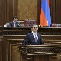 Առաջարկվում է կրճատել հարկման ընդհանուր համակարգում առկա եւ շրջհարկի համակարգի հարկային բեռերի միջեւ տարբերությունը