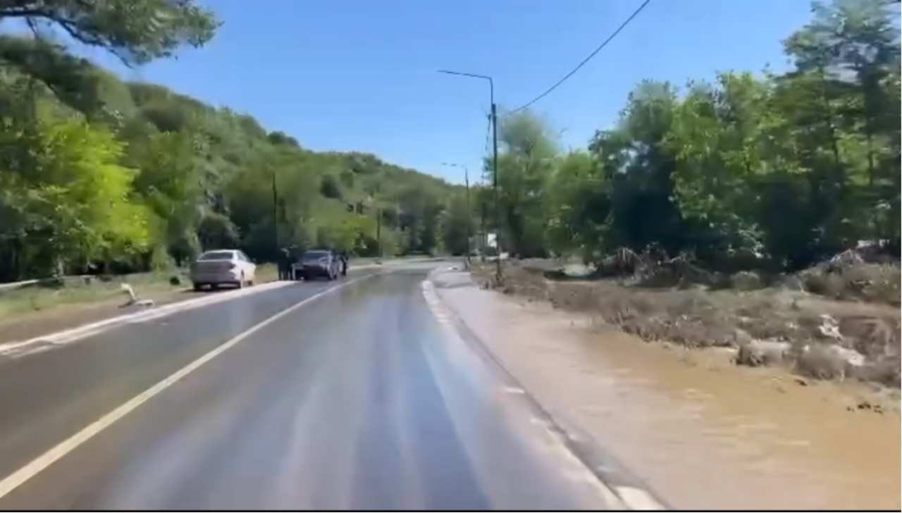 Դեպի Բագրատաշենի մաքսային անցակետ ավտոճանապարհը երթեւեկելի է հետեւյալ ուղղությամբ