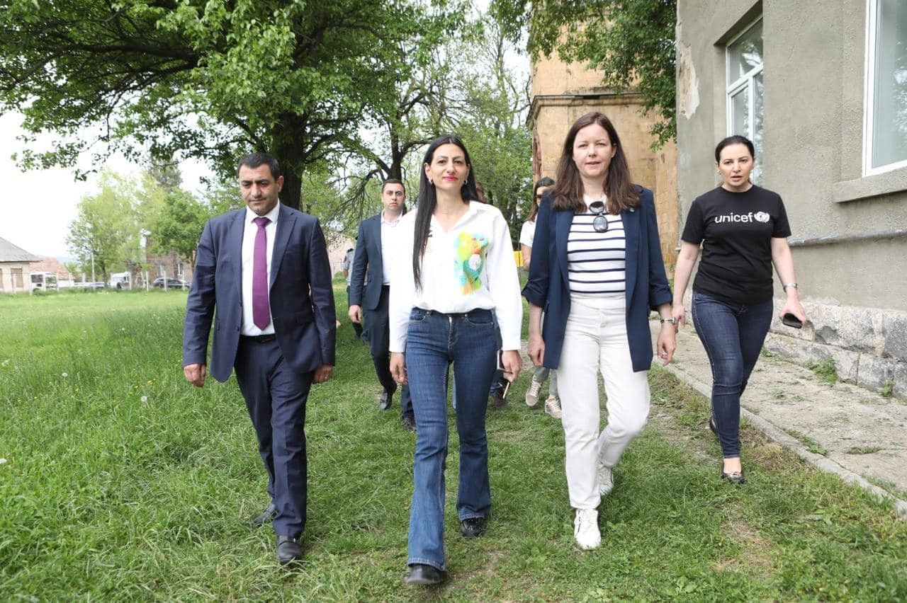 Երեխաները մեզ հաճախ չեն լսում, բայց հիանալիորեն ընդօրինակում են. Անահիտ Մանասյանը Լոռու մարզում մասնակցել է հունիսմեկյան միջոցառման