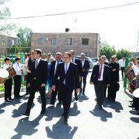 Դավիրթ Խուդաթյանը մասնակցել է հիմնանորոգված մանկապարտեզի բացման արարողությանը