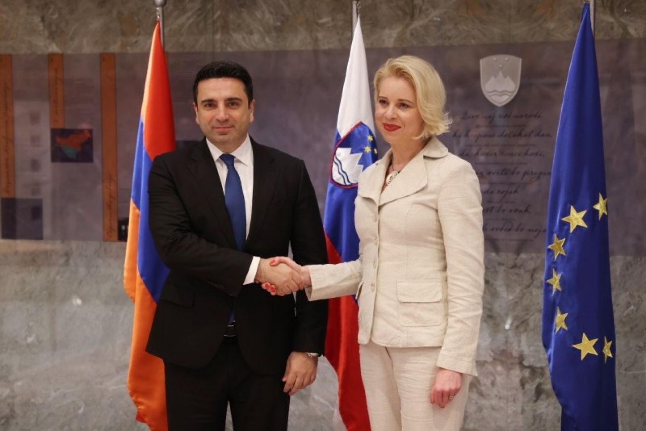 Ալեն Սիմոնյանը Սլովենիայում հանդիպել է ՍՀ ԱԺ նախագահ Ուրշկա Կլակոչար Զուպանչիչի հետ