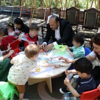 Պետական գերատեսչությունների որոշ ղեկավարներ մեկ օր անցկացրել են խնամքի հաստատություններում բնակվող երեխաների հետ