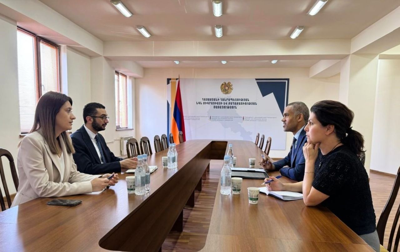 Միգրացիայի և քաղաքացիության ծառայության պետ Արմեն Ղազարյանն ընդունել է Երևանում ԵԽ գրասենյակի ղեկավար Մաքսիմ Լոնգանգեին