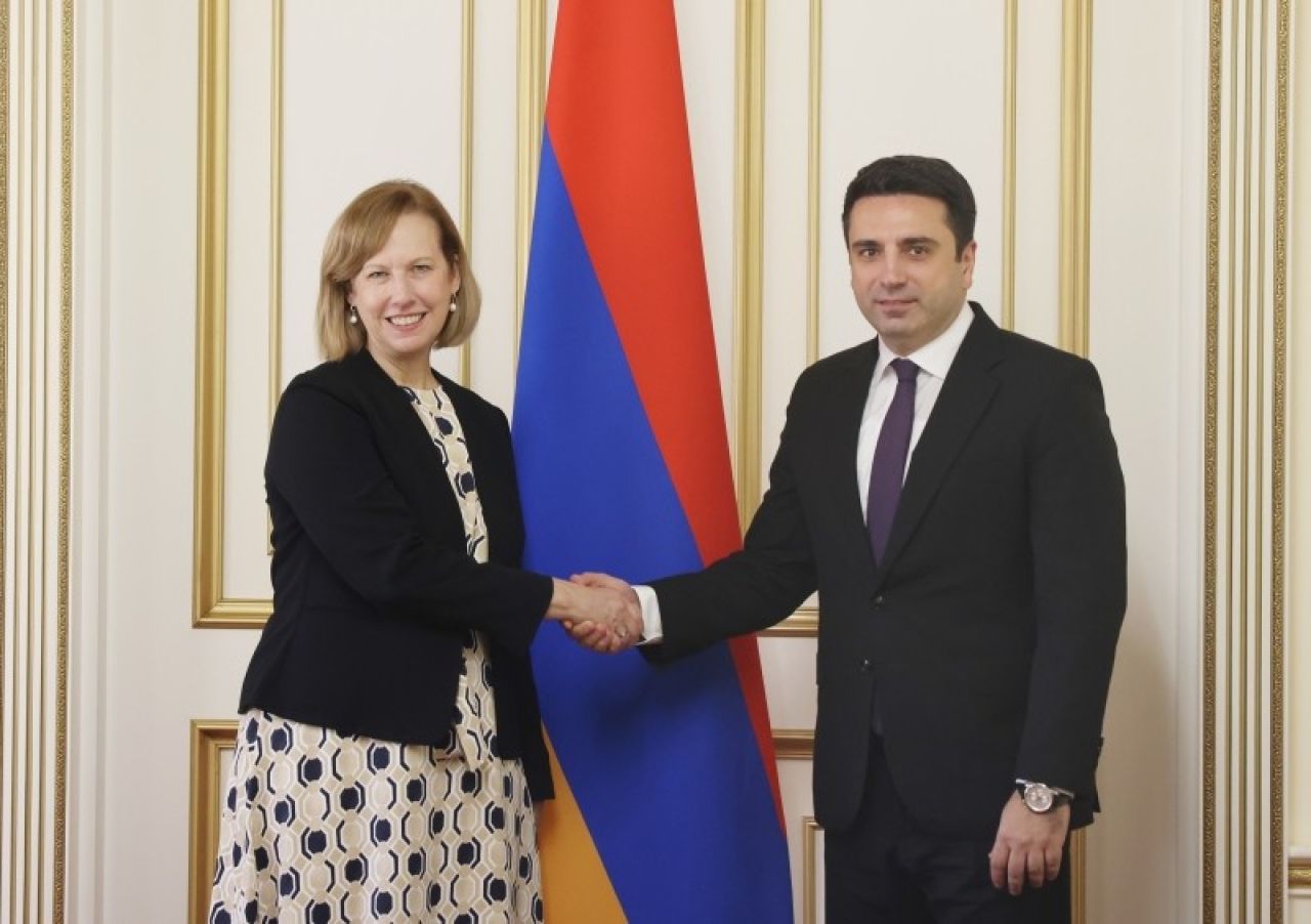 Ալեն Սիմոնյանն ընդունել է ՀՀ-ում ԱՄՆ արտակարգ եւ լիազոր դեսպան Քրիստինա Քվինին
