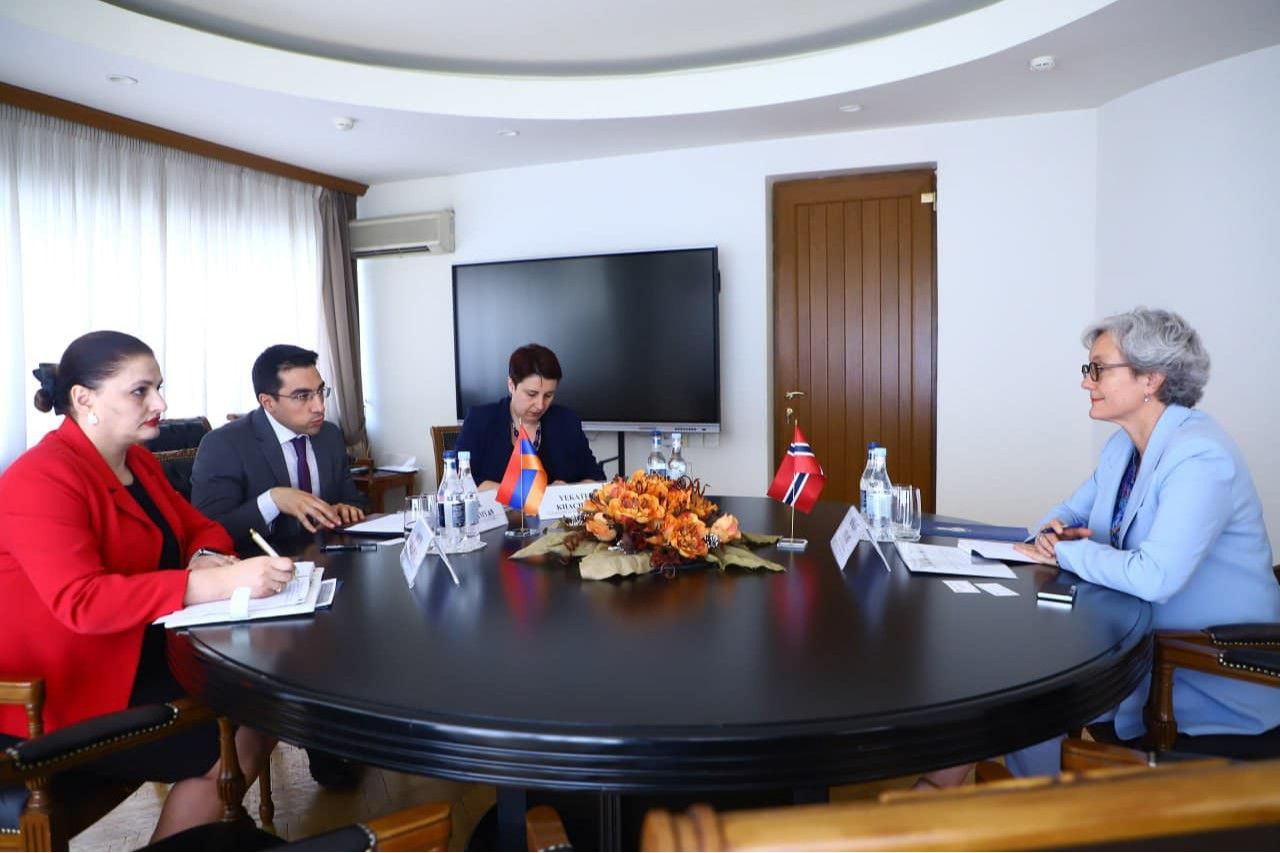 Էկոնոմիկայի նախարարի տեղակալ Նարեկ Հովակիմյանը ընդունել է Նորվեգիայի Թագավորության արտակարգ և լիազոր դեսպան Բերգլյոտ Հովլանդին