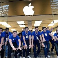 12.000 աշխատակից դատի է տվել Apple-ին