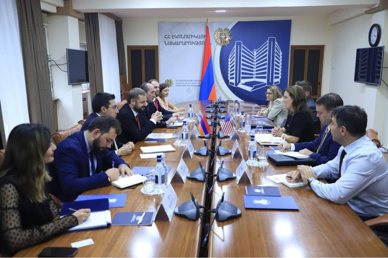 ՀՀ էկոնոմիկայի նախարարը և ԱՄՆ պետքարտուղարության հատուկ ներկայացուցիչը քննարկել են առևտրատնտեսական համագործակցության հարցեր