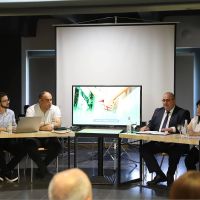 Մուշեղ Մուրադյանն  այսօր «Լոֆթ Գյումրիում» ներկա է գտնվել Լեռնային Ղարաբաղից բռնի տեղահանված և Շիրակի մարզում բնակություն հաստատած քաղաքացիների հետ