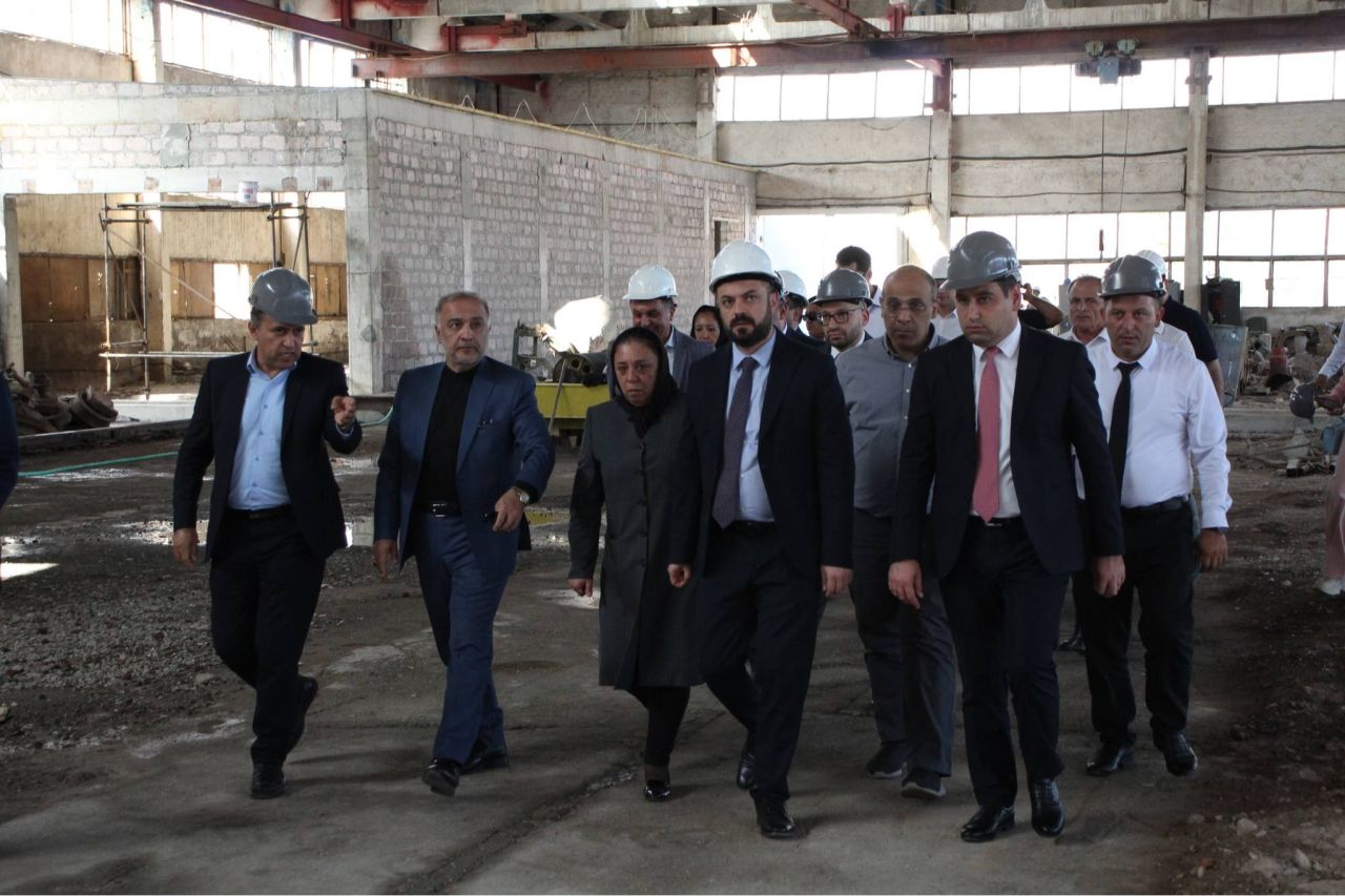 էկոնոմիկայի նախարար Գևորգ Պապոյանն այցելել է Արմավիրի մարզի Քարակերտ գյուղում գործող մետաղաձուլարանը